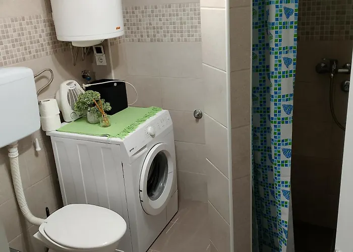 Trio Sa Terasom * Divcibare